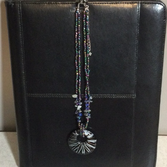 Iridescent bead necklace with Puka shells and  starburst pendant - Picture 2 of 7